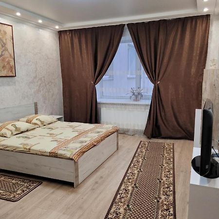 Апартаменты по Панаса Мирного. Хмельницький Екстер'єр фото